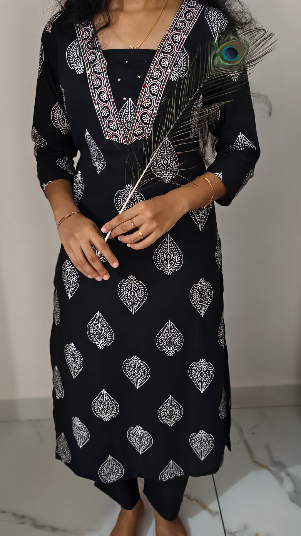 Anjanam Kaarmukil Top & Bottom Set
