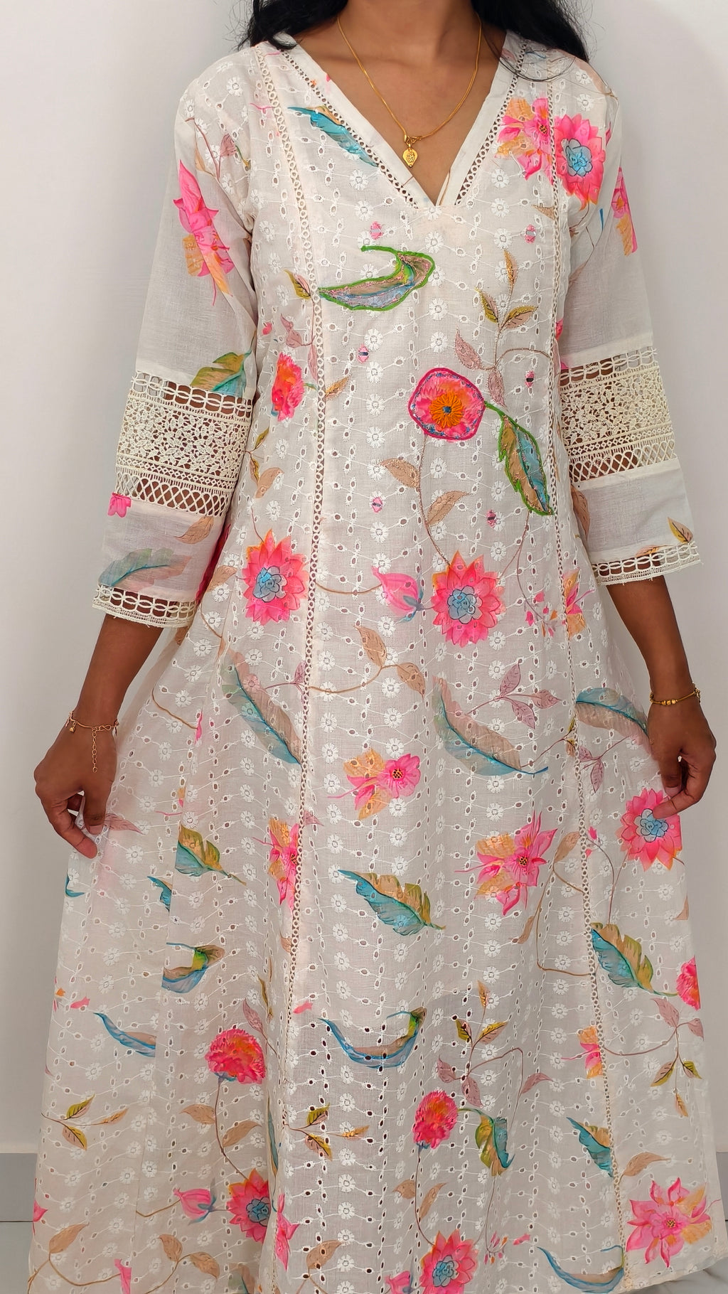 Anjanam Madhulika – White Multicolour Floral Long Kurti