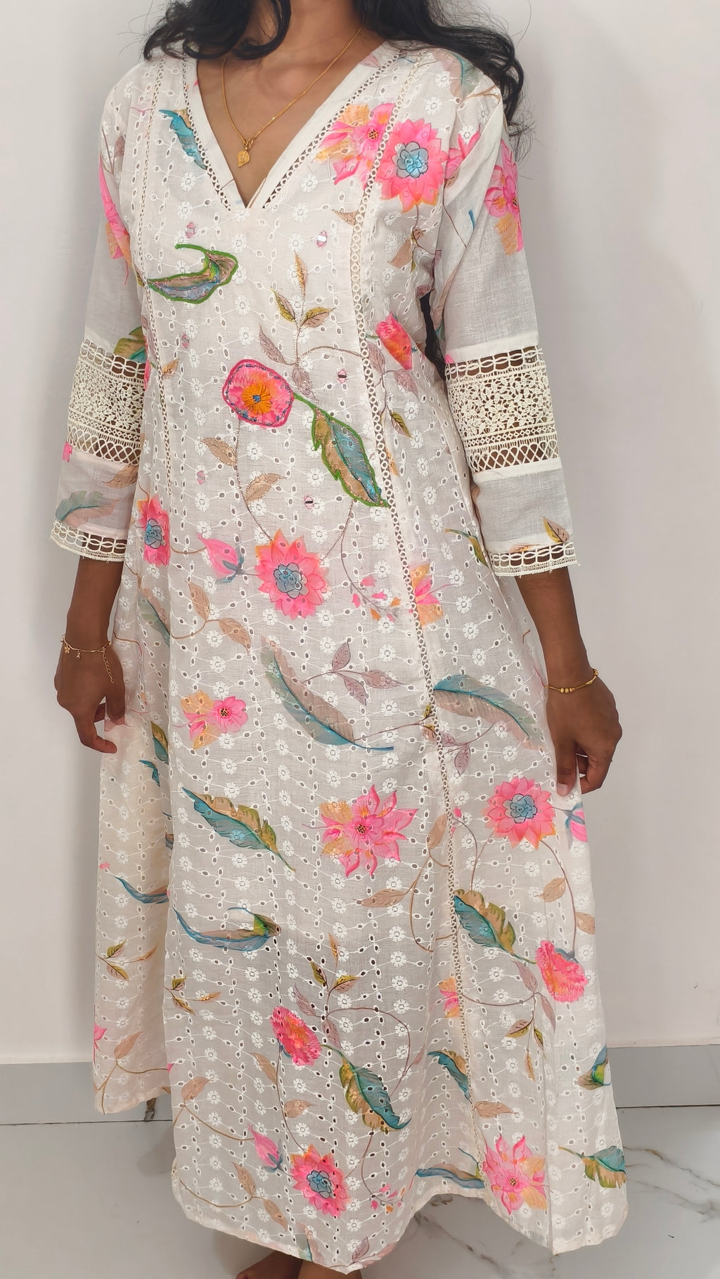 Anjanam Madhulika – White Multicolour Floral Long Kurti