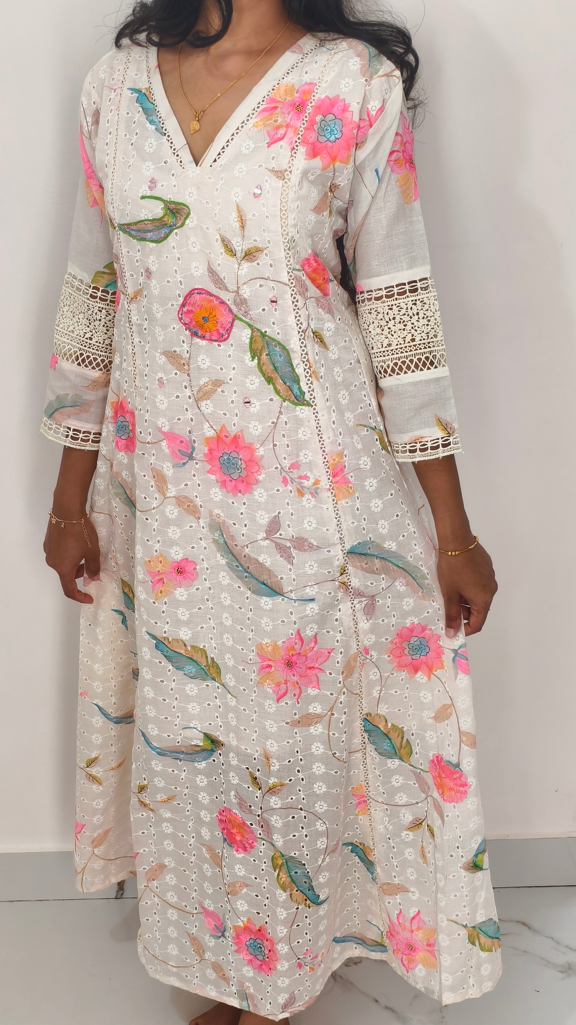Anjanam Madhulika – White Multicolour Floral Long Kurti